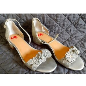 Elegant Silver Girls Dress Shoes